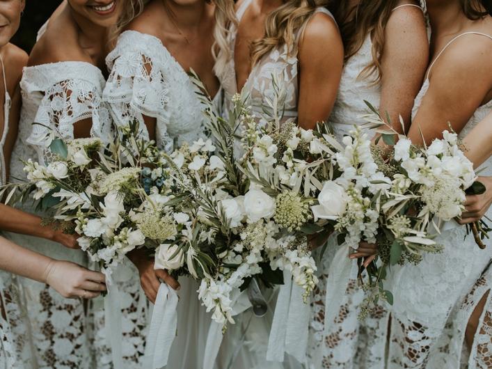Bridesmaids-Flowers-Bouquet-Anna-Adam