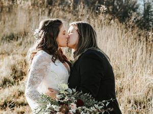 Brooke-Amber-Kiss-Meadow-Overlook-Barn