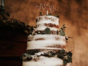 Rustic-Wedding-Cake-Brooke-Amber
