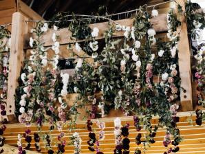 Hanging-Greenery-Barn-Loft-Caitlin-Adam