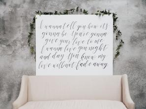 Lounge-Area-With-Caligraphy-Design