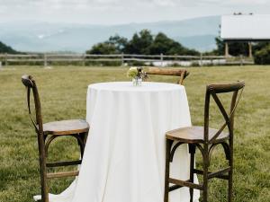 Meadow-Sweetheart-Table-Overlook-Barn