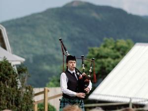Bagpipe-Ceremony-Music-Chesnut-Will