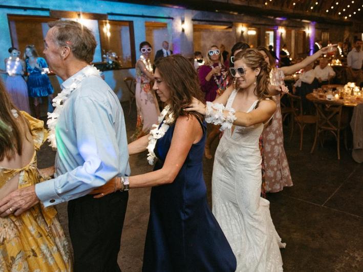 Reception-Dance-Line-Chesnut-Will