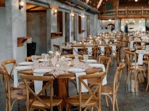 Reception-Guest-Table-Setup