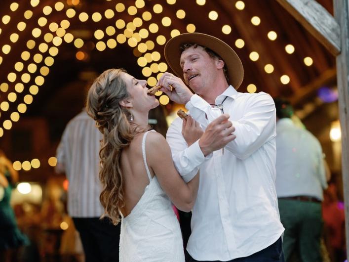 Will-Feeds-Chesnut-Cookie