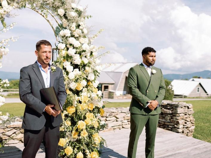 Groom-Waiting-For-Bride-Ceremony
