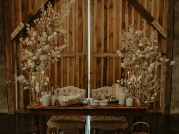 Boho-Chic-Barn-Setup-Brady-India