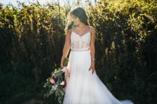 Bride-Meadow-Photo-With-Bouquet (1)
