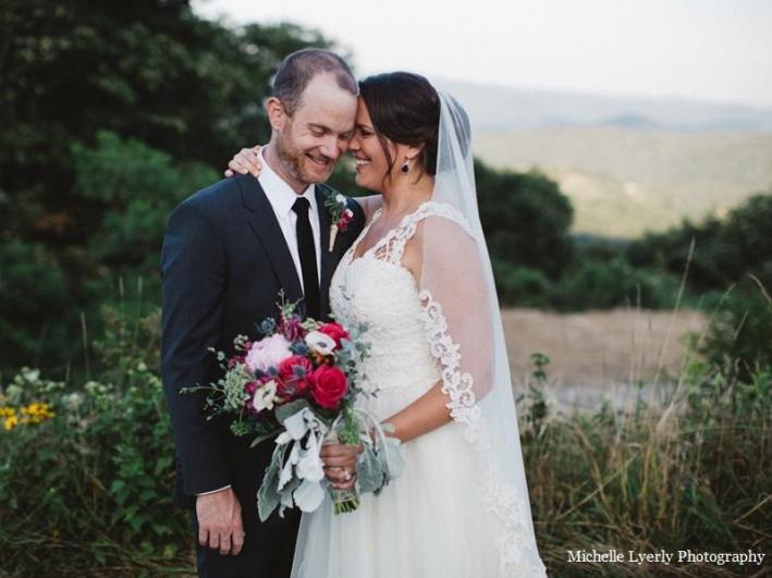 David-Katie-Overlook-Barn-Wedding-Picture-Mountains
