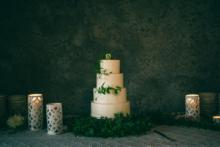 Wedding-Cake-With-Greenery