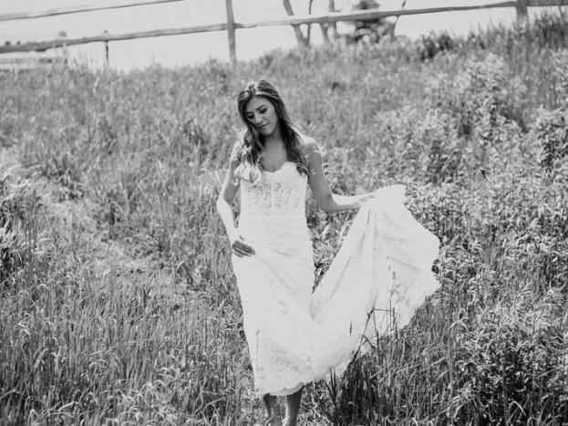 Bride-Walking-Down-Grass-Hill