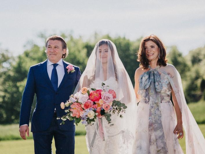 Bride-Walking-Down-Isle-With-Veil-Katrina