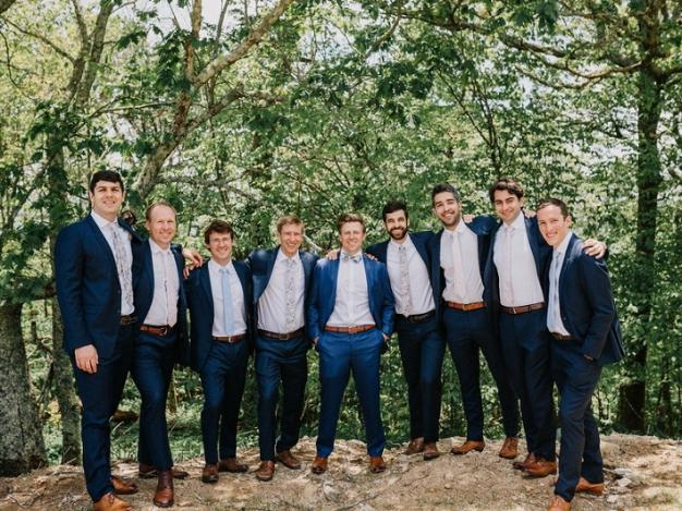 Groomsmen-Outdoor-Tree-Photo-Fred