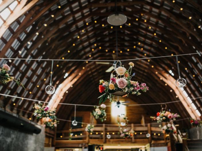 Overlook-Barn-Hanging-Florals-Katrina-Fred