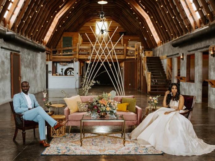 Chic-Lounge-Area-With-Wedding-Arch