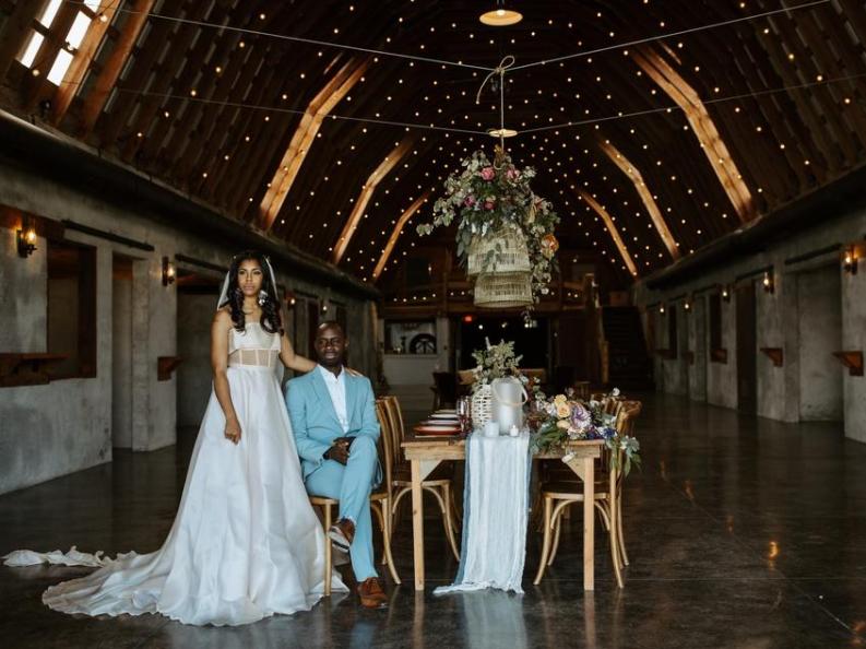 Hanging-Greenery-Overlook-Barn