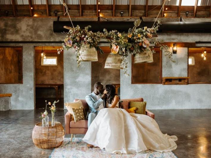 Lounge-With-Hanging-Greenery-Kiara-Terrance