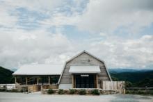 Cliffside-Barn-Mountain-View