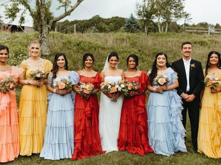 Wedding-Party-Photo-Overlook-Barn-Liya-Danny