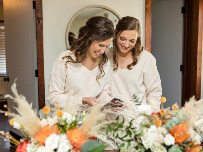 Maggie-Victoria-Getting-Ready