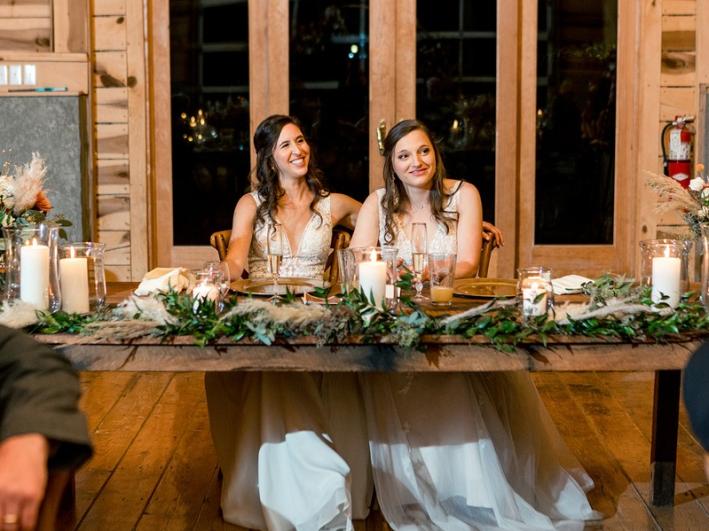 Sweetheart-Table-With-Greenery-Maggie-Victoria
