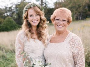 Mother-With-Bride-Bouquet-MW