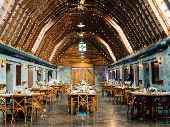 Overlook-Barn-Reception-Setup-Nkaujyi-Tou