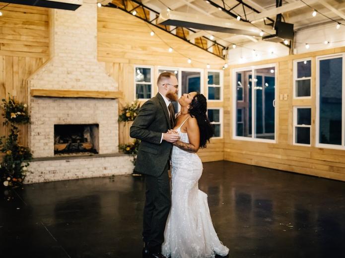 Overlook-Barn-Pavilion-Dance-Bride-Groom