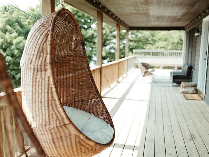 Porch-Swing-NC-Mountain-View-Gallery
