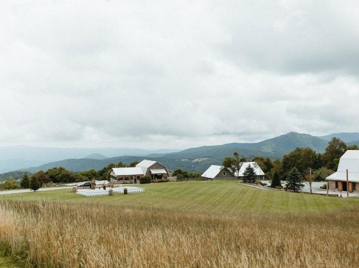 Overlook-Property-View-Tall-Grass-Gallery