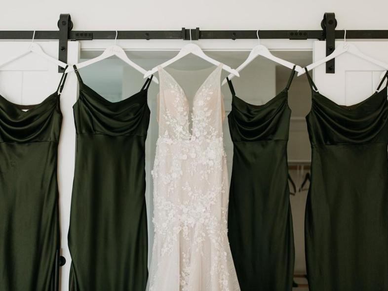 Wedding-Gown-Bridesmaid-Dress-Display