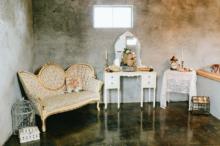 Couch-Lounge-Area-Barn-Stall 